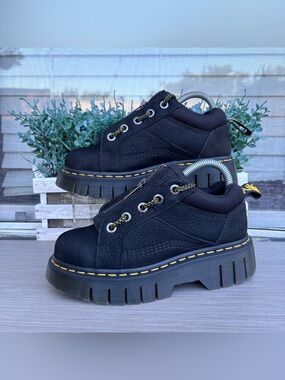 Dr. Martens Woodward Lo zip shoes